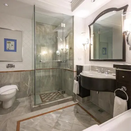 Centara Grand Beach Resort & Villas Hua Hin Exterior photo A shower enclosure
