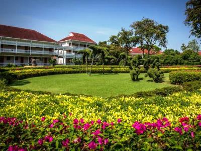 Centara Grand & HHQ