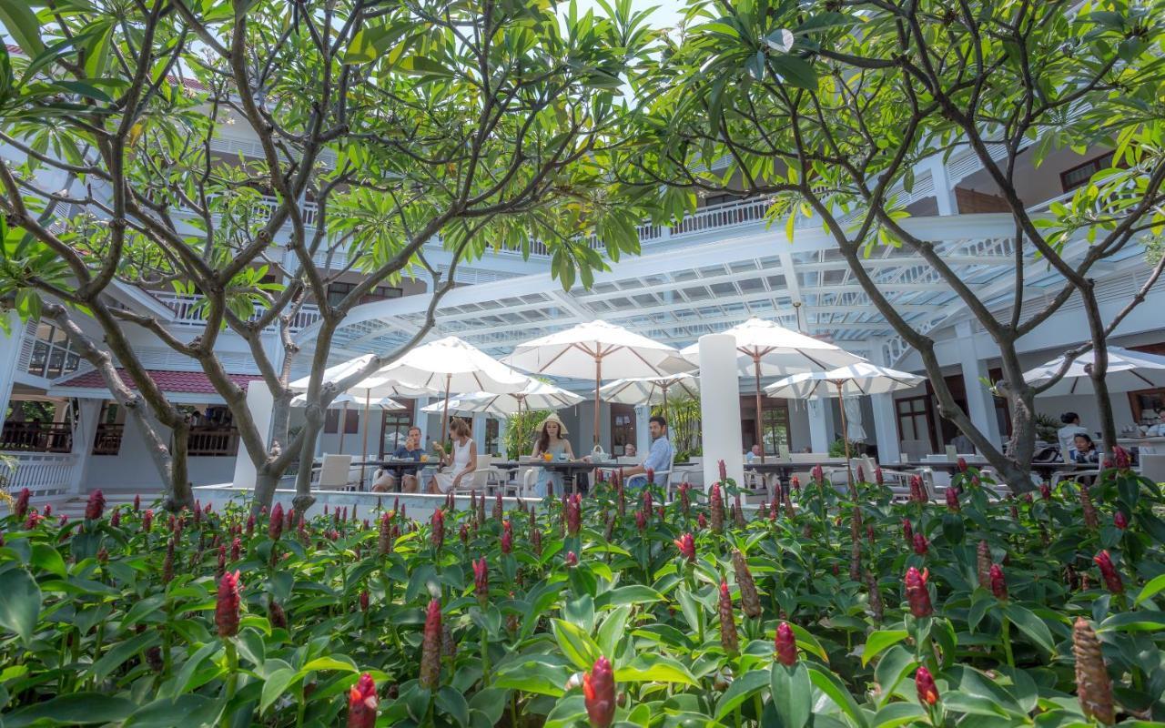 Centara Grand & Station touristique HHQ